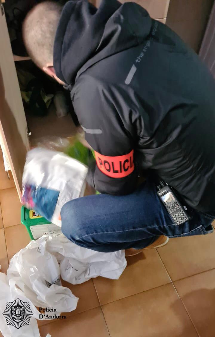 OPERACIÓ QUEEN. Lluita contra el tràfic de substàncies estupefaents. Detenció de sis persones