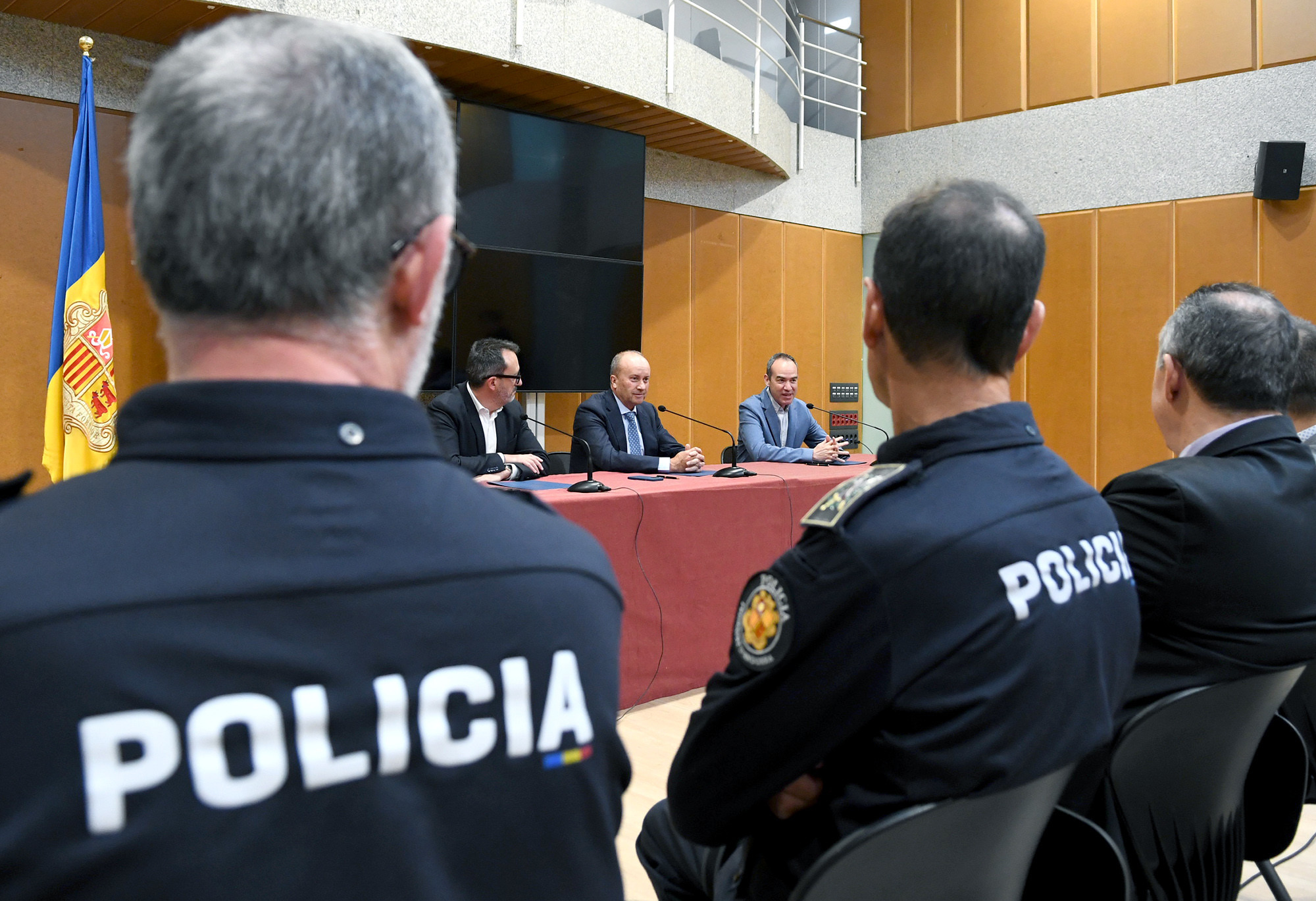 Donació de 30.000 euros per a la millora de la sala de descans de la Policia