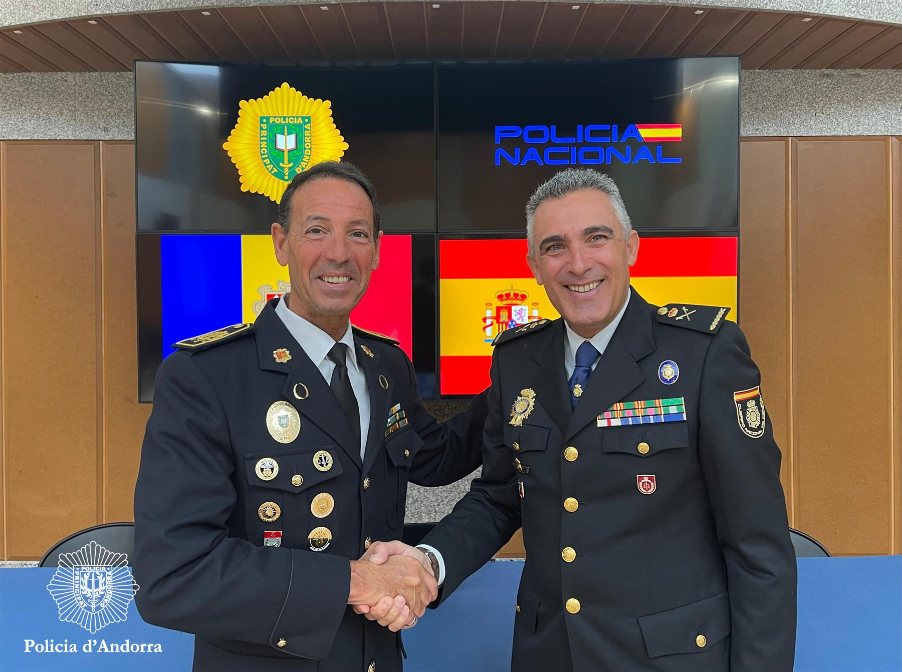 El Cos rep la visita del nou cap superior de la Policia Nacional espanyola a Catalunya