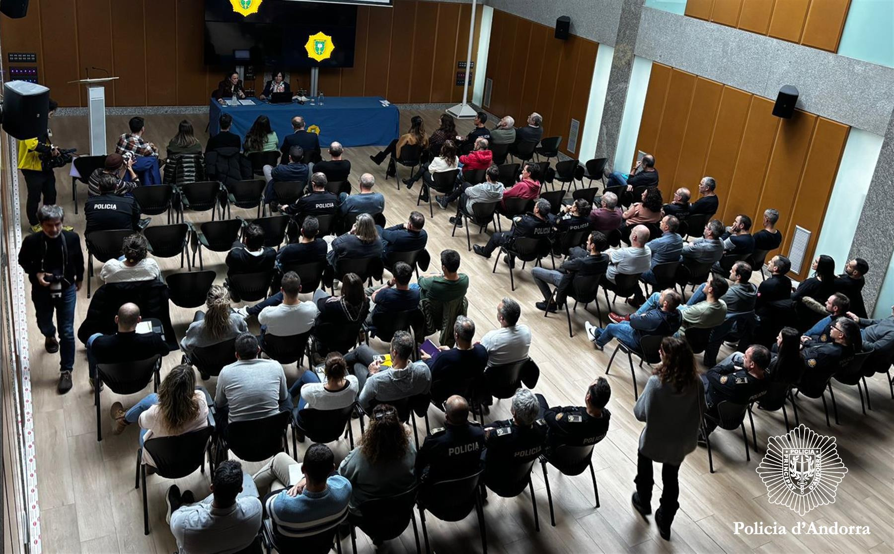 La Fiscal espanyola especialitzada en violència sobre la dona, Teresa Peramato, pronuncia una conferència formativa a la Policia