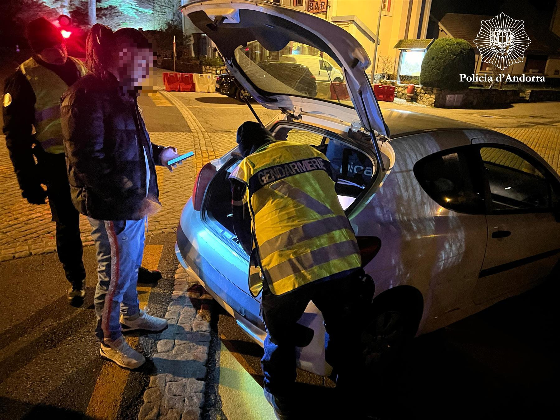 La Policia i la Gendarmeria fan un balanç molt positiu de la primera patrulla mixta per reforçar la lluita contra el contraban