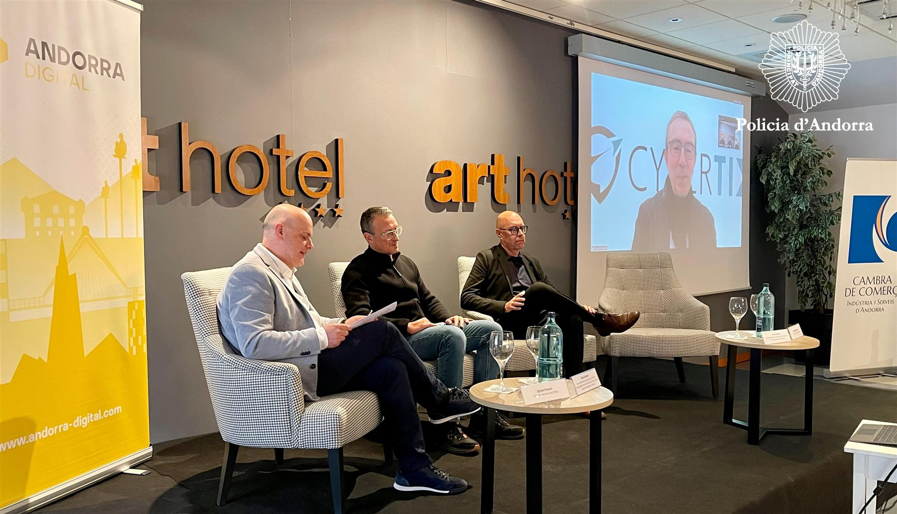 La Policia participa en la jornada sobre seguretat digital Ciberseguretat 360° organitzada per la Cambra de Comerç