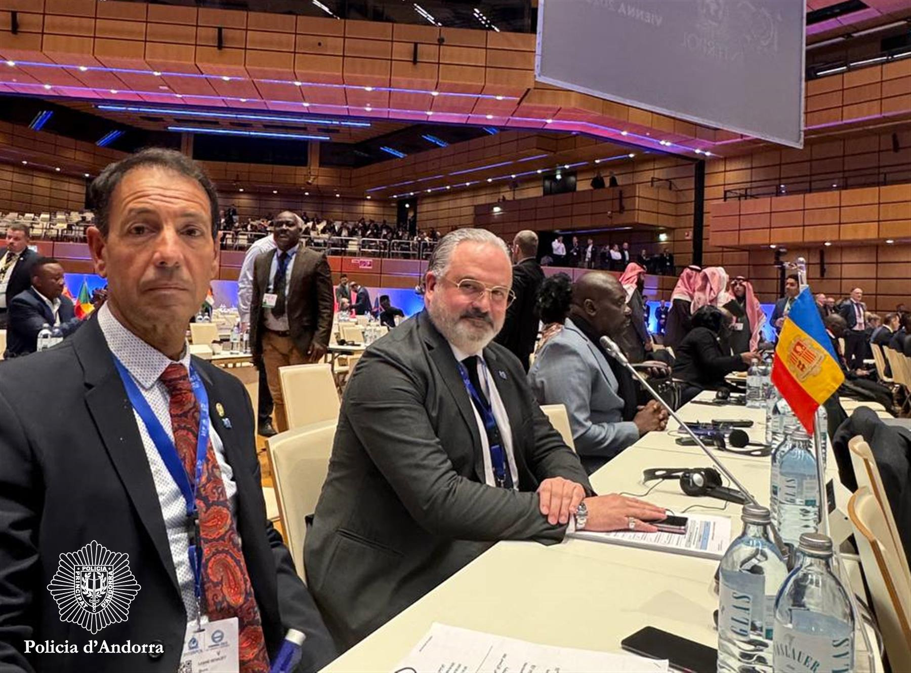 El director de la Policia i el cap de l’Oficina Central Nacional assisteixen a l’Assemblea General d'INTERPOL