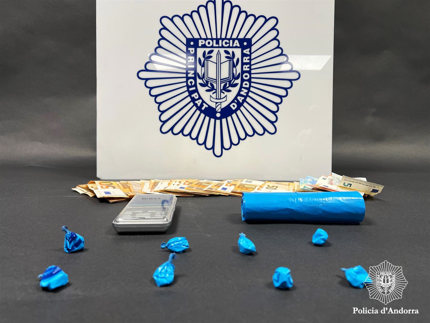 La Policia desmantella un punt de venda de cocaïna a Escaldes-Engordany i en deté el presumpte traficant i un comprador