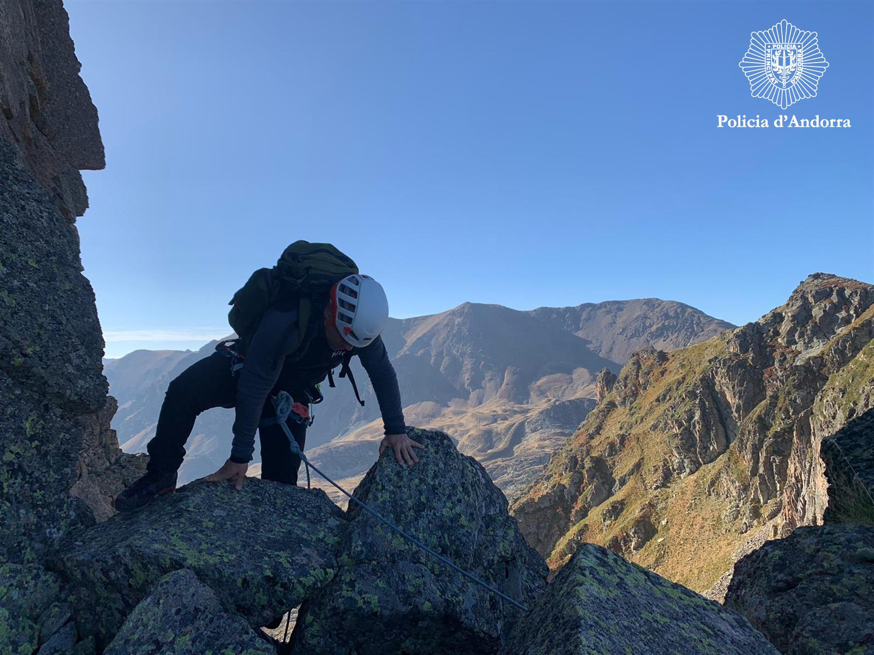 Policies de la UIT es formen amb especialistes del Cos i la Gendarmerie per obtenir el Certificat elemental de muntanya