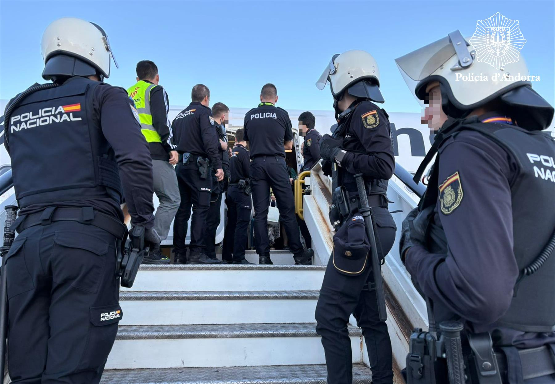 El sotscap del Grup de Fronteres completa una estada formativa amb la Policia Nacional espanyola a l’aeroport de Barcelona