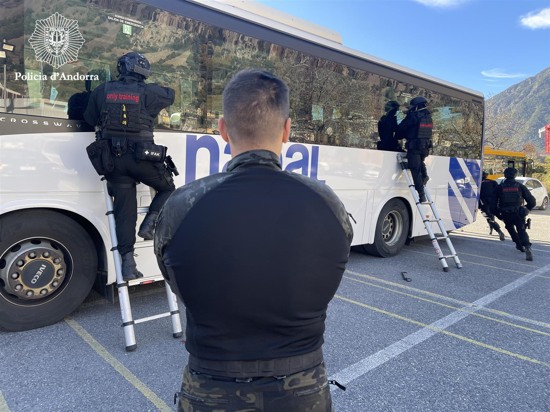 Vuit policies reben una formació d’alt nivell i durant sis setmanes amb el GEO de la Policia Nacional espanyola