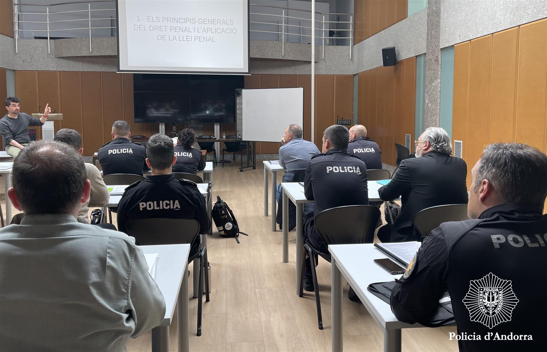 Conveni amb l’UdA per a la formació dels nous inspectors i sergents majors de la Policia