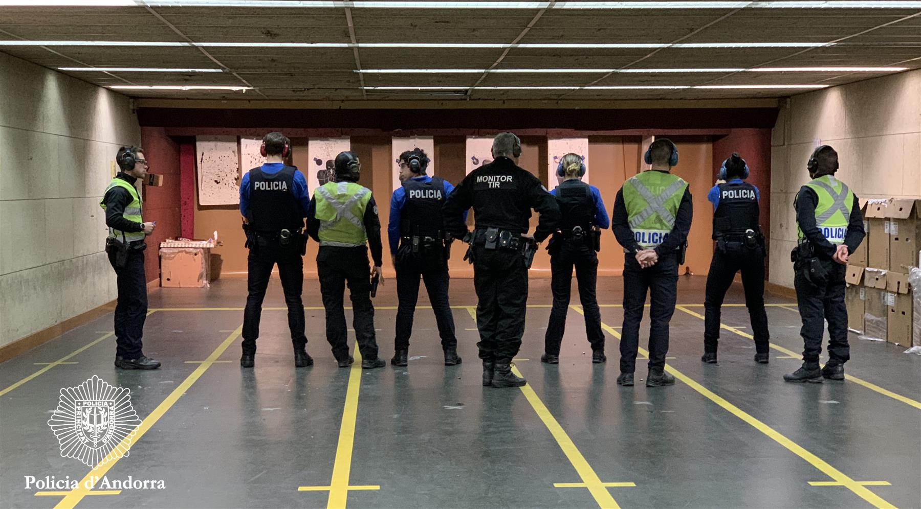 Cinc agents de la Policia es formen per esdevenir monitors de tir