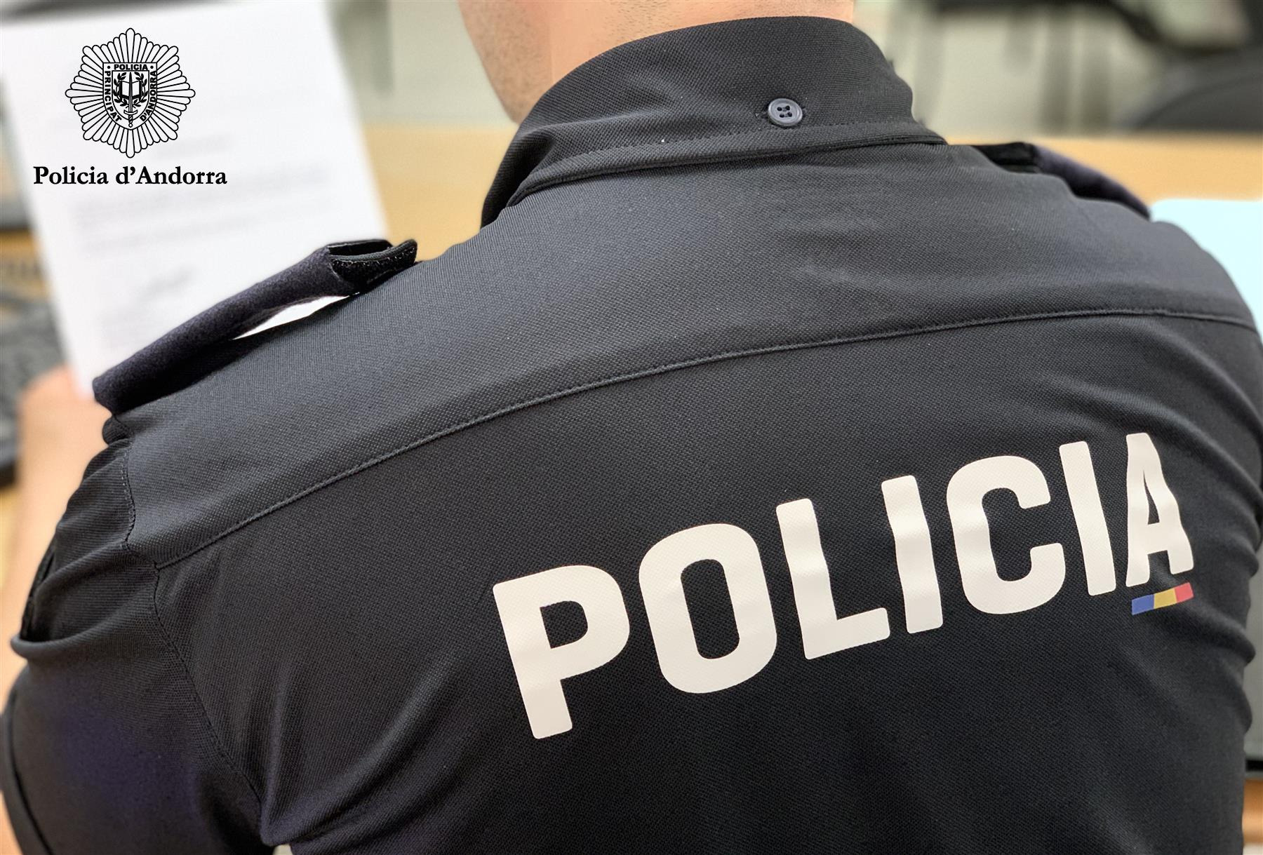 La Policia recorda que falsificar documentació laboral per obtenir un permís de treball és un delicte