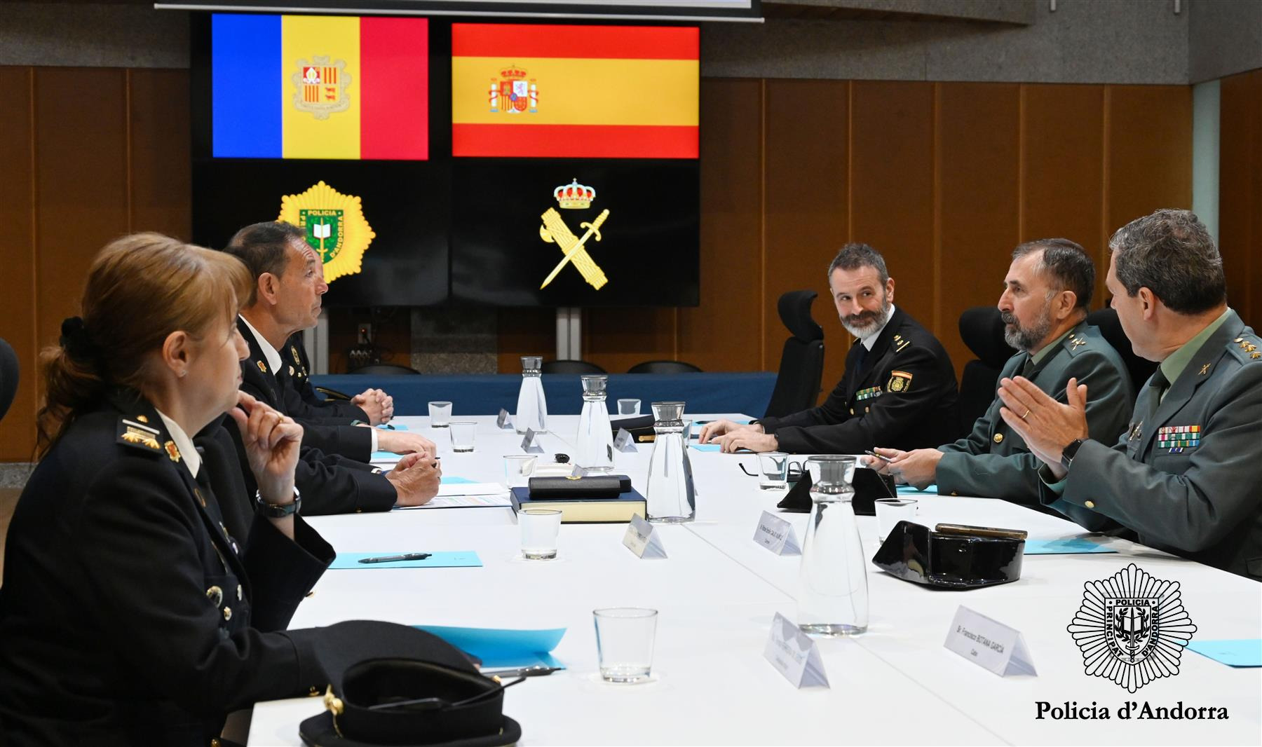 La Policia rep la visita del nou cap de la Guàrdia Civil a Catalunya