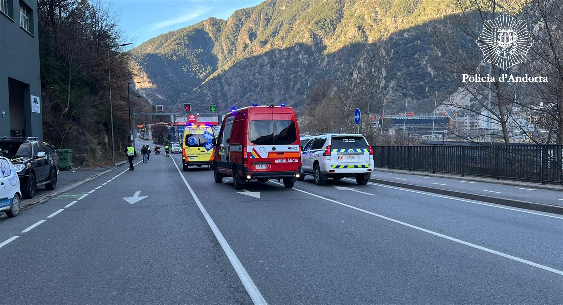 Un conductor d'un patinet mor en un accident a la CG1