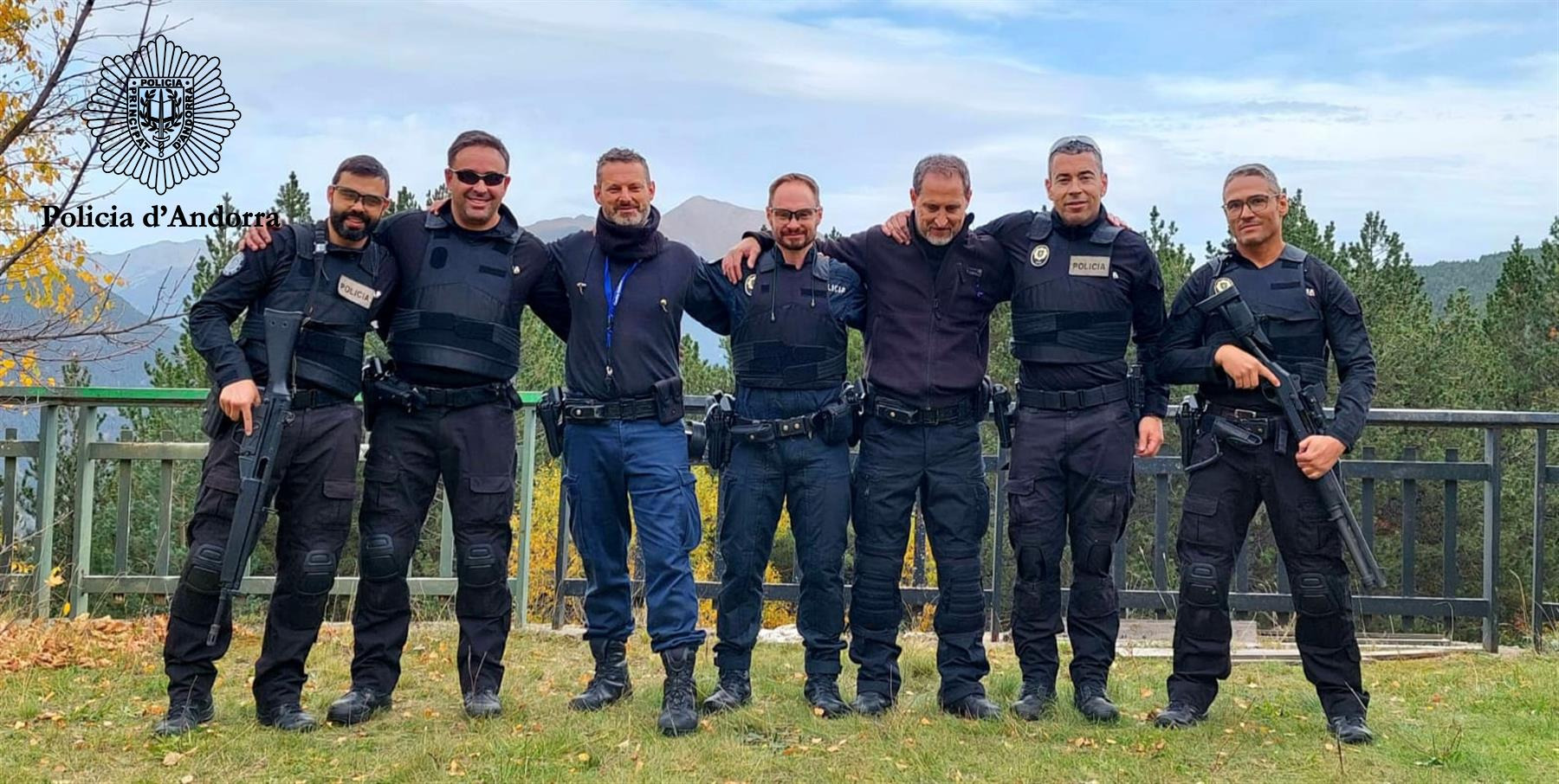 Els monitors de tir de la Policia completen l’especialització per formar en l’ús d’arma llarga